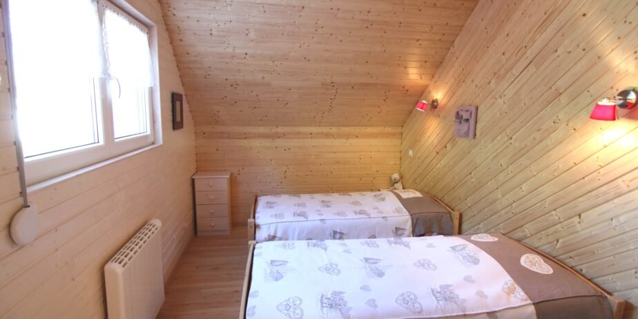 MAGNIFIQUE CHALET NEUF AU CALME- HAUTES VOSGES PROCHE LA BRESSE