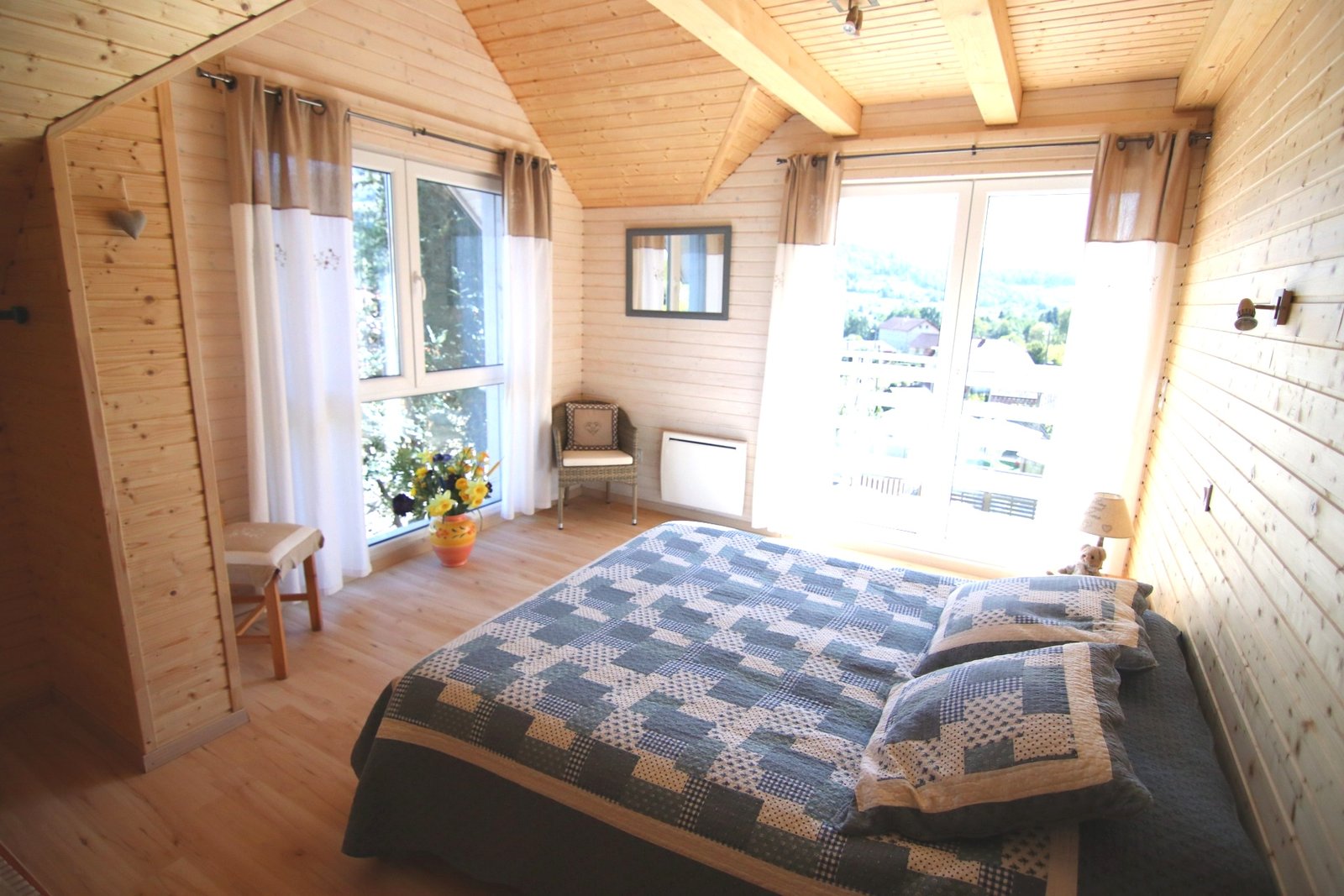 MAGNIFIQUE CHALET NEUF AU CALME- HAUTES VOSGES PROCHE LA BRESSE