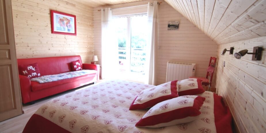 MAGNIFIQUE CHALET NEUF AU CALME- HAUTES VOSGES PROCHE LA BRESSE